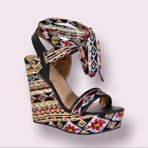 BAMBOO Women’s Black/Pink Geometric Strappy Aztec Wedges size 6